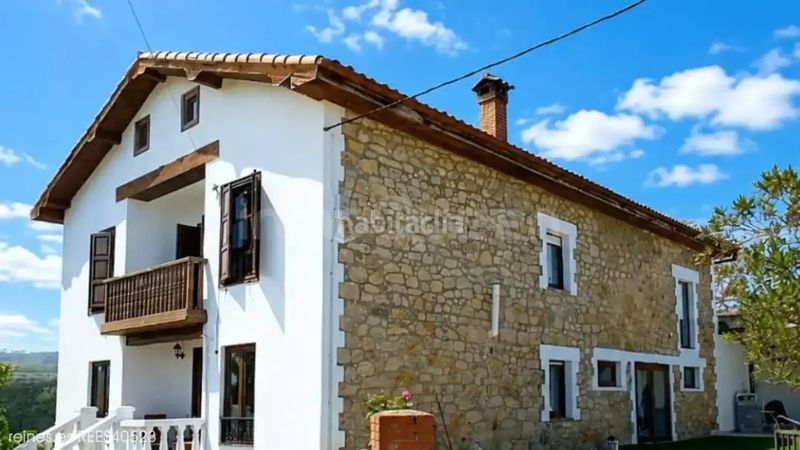 Foto ca8c22ed-5650-448b-9bd2-39beaebc9f65. Casa amb calefacció aparcament a Alfoz de Lloredo