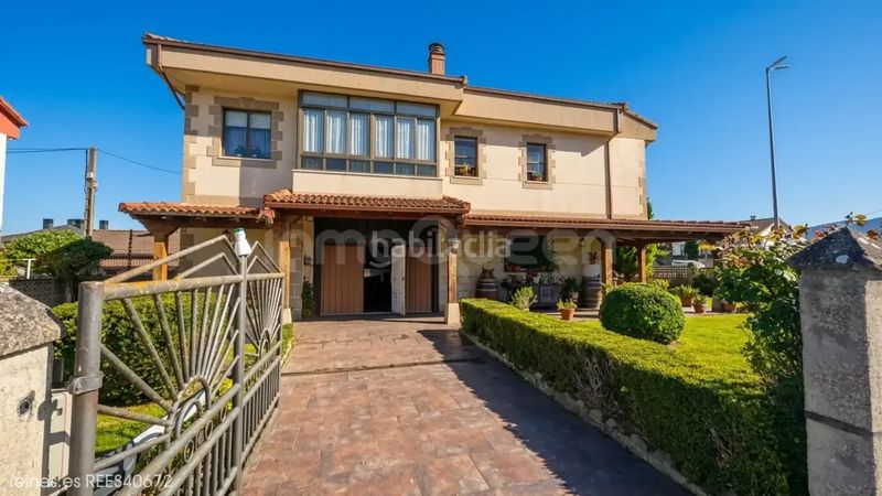 Foto df5b7add-f089-4bf0-95b7-e33cb679c175. Casa amb calefacció aparcament a Campoo de Enmedio