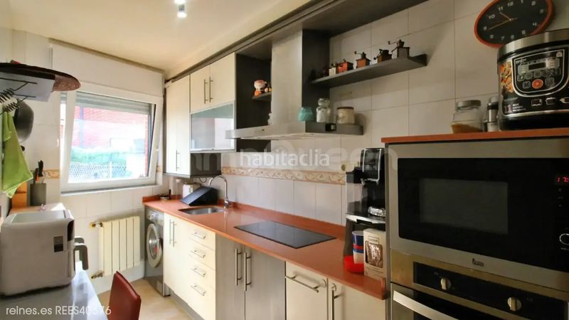Foto b2284756-9035-4a52-91fb-1f3949079a64. Casa aparellada amb calefacció aparcament a Parbayón Piélagos