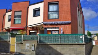 Doppelhaus  N/a. Venta de chalet pareado en piélagos  rees40676