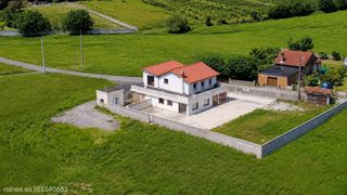 Chalet  N/a. Venta de chalet individual en miengo  rees40683