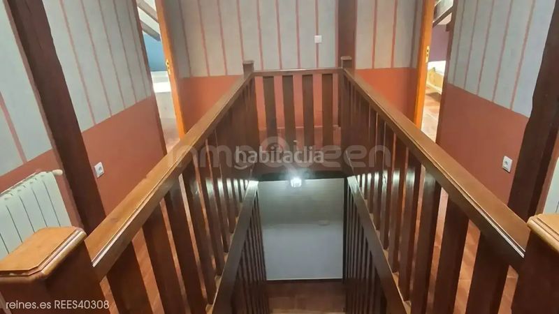 Foto bc7ad0b2-a341-4a71-a12c-d4f3db1a8665. Edificio in Val de San Vicente