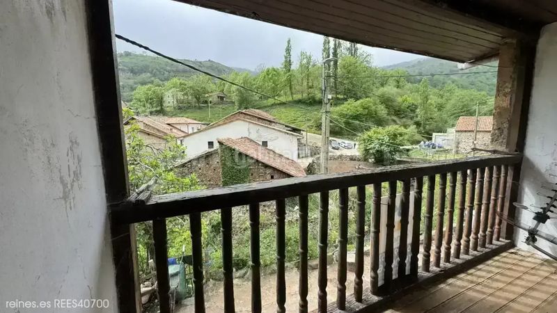 Foto a46ee6bb-e3b3-4be5-8c3f-1296ec287521. Casa venta de casa rees40700 en Lamasón
