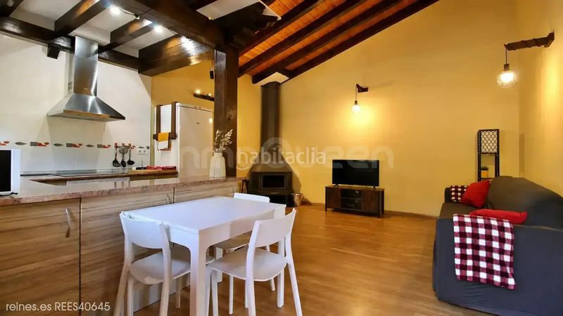 Foto c3c025c6-c153-4452-9f2f-ea6b752953f8. Casa adosada venta de chalet adosado rees40645 en Rionansa