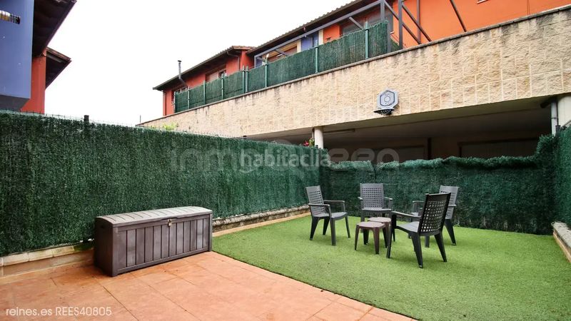 Foto 44fe87cb-efdc-4e60-a8e0-d5f83f17ee47. Casa adossada amb aparcament a Val de San Vicente