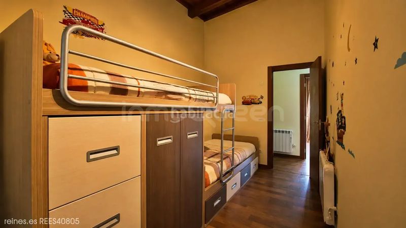 Foto d117478c-071a-4b14-bd69-f894d3cf1da6. Casa adossada amb aparcament a Val de San Vicente