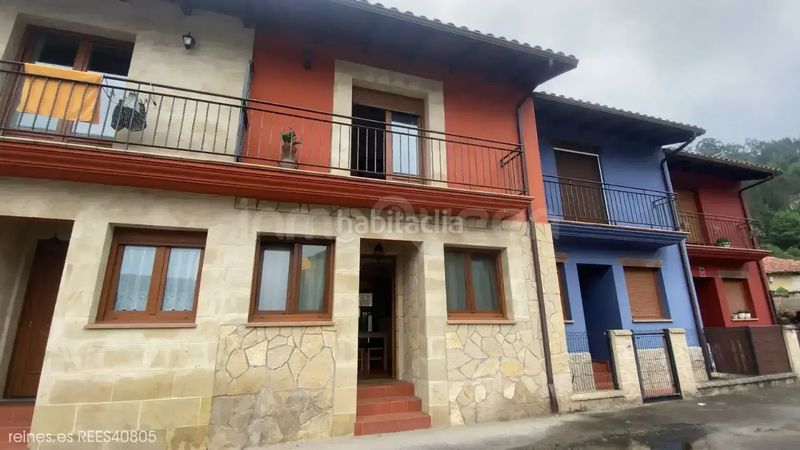 Foto fa362d29-2987-47e2-8792-62e1aed4b14a. Casa adossada amb aparcament a Val de San Vicente