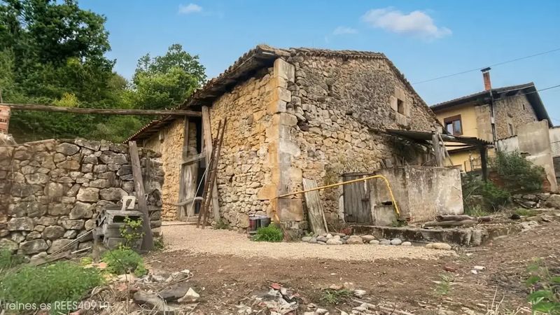 Foto b106cd85-6b09-4ee6-8492-b7cf3a4dcaf3. Casa adossada a Valdáliga