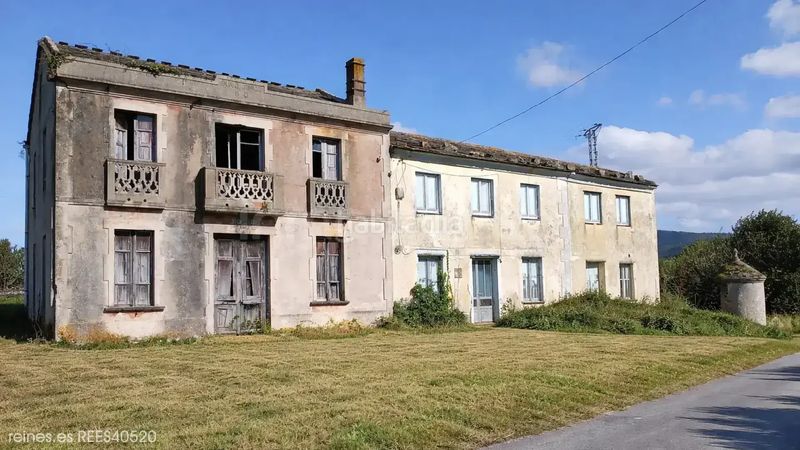 Foto 4843d5fa-8b7f-4a40-a845-d55cbc2b0ae9. Casa amb calefacció aparcament a Foz