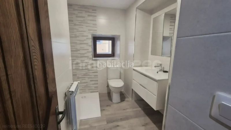 Foto 02af2d71-a5dd-4f42-bbdf-17db2794648f. Piso venta de piso rees40029 en Vegadeo