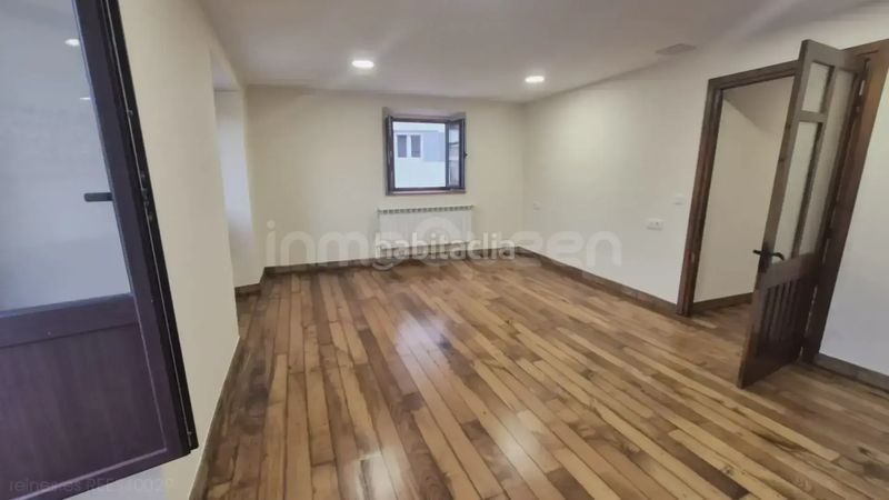 Foto 8b87a3bc-18f5-4ce5-bef0-60b62f42e6fc. Piso venta de piso rees40029 en Vegadeo