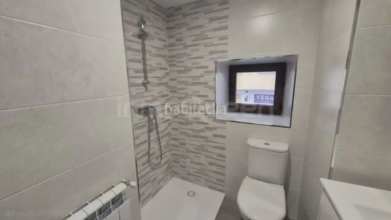 Foto e465dcfb-990a-47a7-86a3-f9a9291f923c. Piso venta de piso rees40029 en Vegadeo