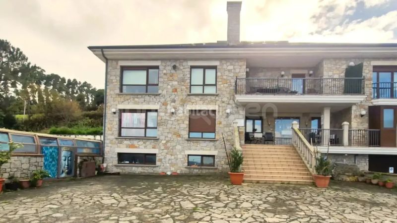 Foto 4f123481-3ad6-4402-b64b-dca0305bdcac. Edificio venta de hotel rees40098 en Foz