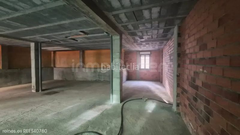 Foto fd111230-ffcf-456e-87a3-a2476d6501c9. Local comercial a Castropol