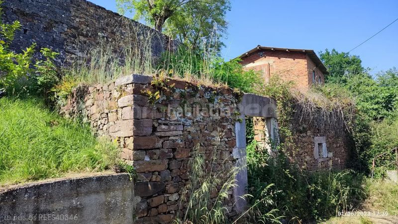 Foto a0c3e329-006a-409a-b142-b793d163fdaf. Terreny residencial a Candamo