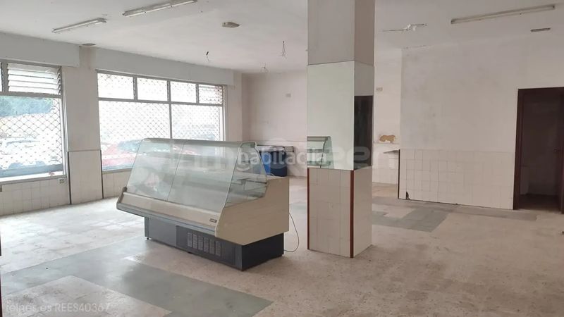 Foto 03586e25-2610-4dea-bbe2-34146aa61ba0. Lloguer local comercial a Grado