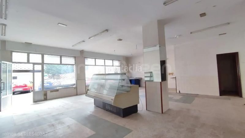 Foto 8ef56854-10fa-4b1d-bfea-ba3fb3bf5271. Lloguer local comercial a Grado