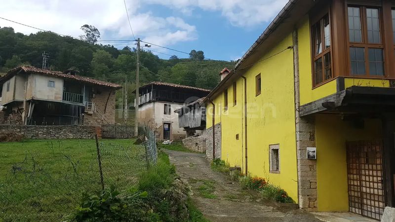 Foto 44a2135b-4423-4f19-996d-9b3bd1b6d222. Casa venta de casa rees40269 en Grado