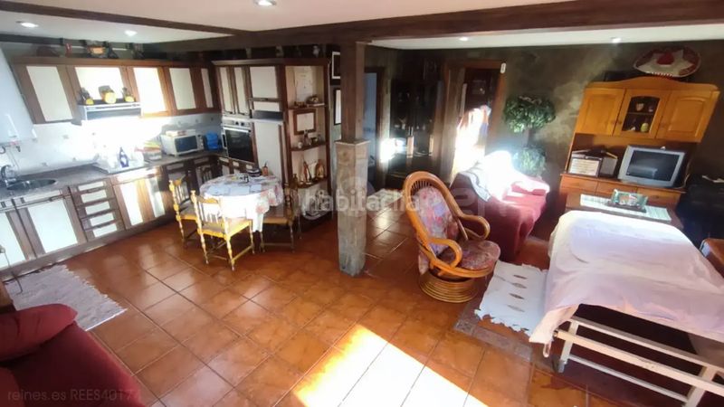 Foto 89b7ac6b-ad3d-4c3b-8a0a-b0f186203f69. Casa aparellada amb calefacció a Candamo