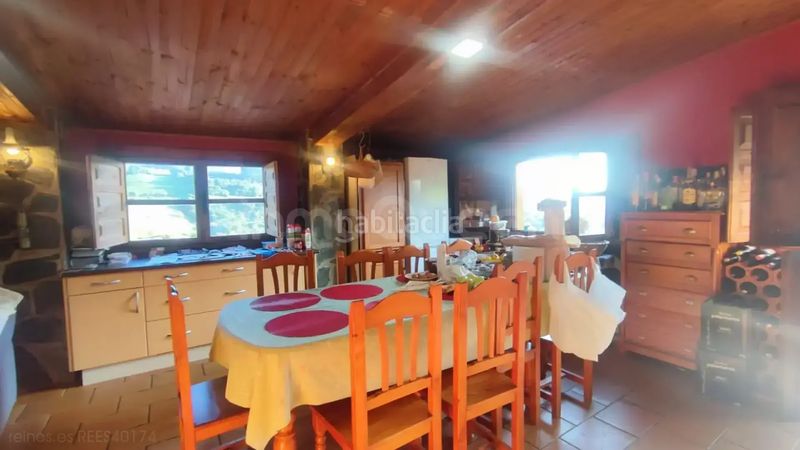 Foto 94757d2f-e9c8-434e-9bc4-cb0f4856669f. Casa aparellada amb calefacció a Candamo
