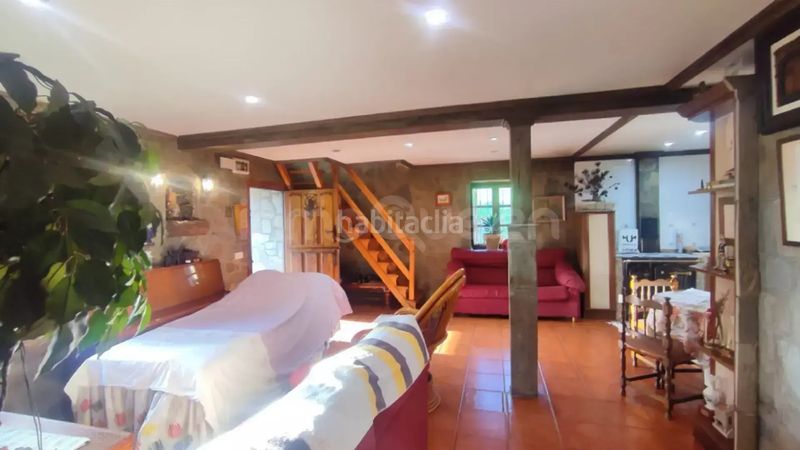 Foto a8bd92da-81aa-454f-bb1e-a406c60ff16a. Casa aparellada amb calefacció a Candamo