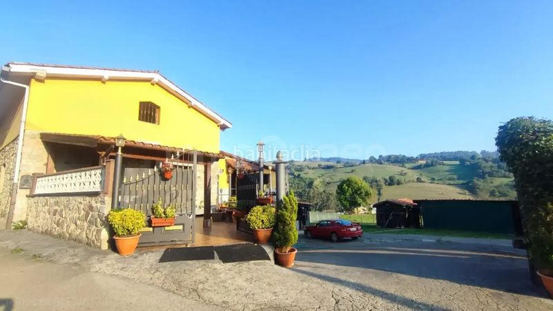 Foto b1f5857c-892c-46a6-a86d-fee95ee9784e. Casa aparellada amb calefacció a Candamo