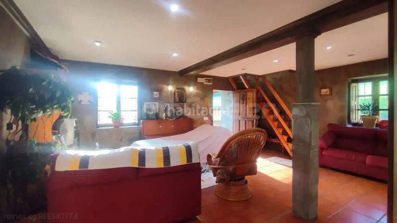 Foto fe0a6697-f2d4-4ec1-8a25-14263c024f6b. Casa aparellada amb calefacció a Candamo