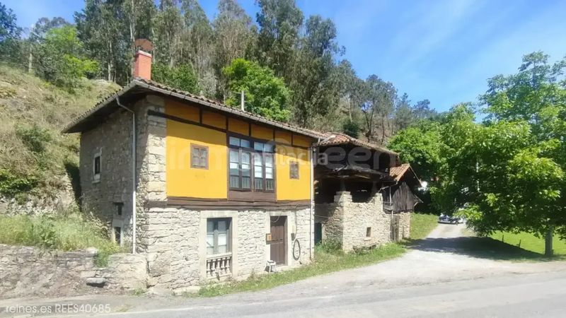 Foto 8cb1703d-a927-495a-8a17-232dca0fc340. Casa a Salas