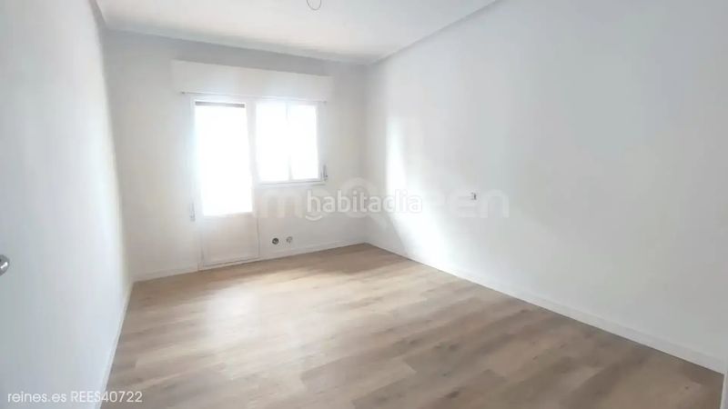 Foto f8b0baa3-b265-48c0-a212-5a72f3756fef. Pis amb calefacció aparcament a Grado