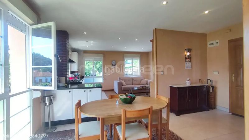 Foto 52da885f-6812-41a0-b74b-a377e10db782. Casa amb calefacció aparcament a Grado