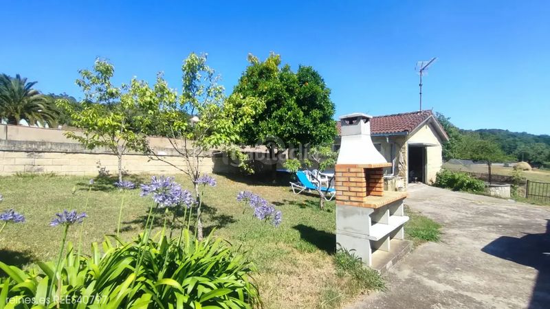 Foto ad83e0ff-63b2-4b6c-a1e8-43f6a37f5147. Casa amb calefacció aparcament a Grado