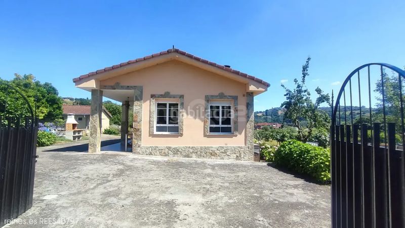 Foto fadd5647-1787-41e2-8586-5642043c8e24. Casa amb calefacció aparcament a Grado