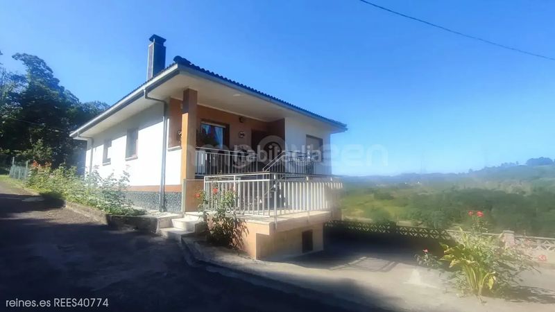 Foto 098fd51f-2cdf-48a4-bb89-9b0e60f7f46d. Casa amb calefacció aparcament a Grado