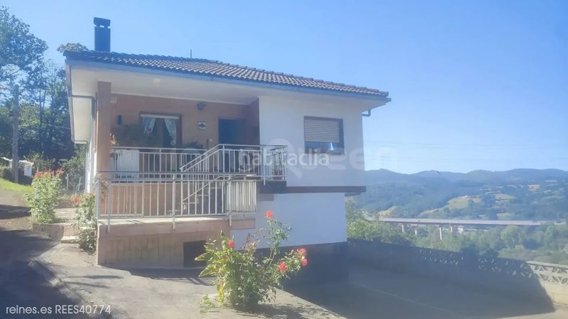 Foto 136e98c4-2e17-4038-bd8a-eb7b5e03c194. Casa amb calefacció aparcament a Grado