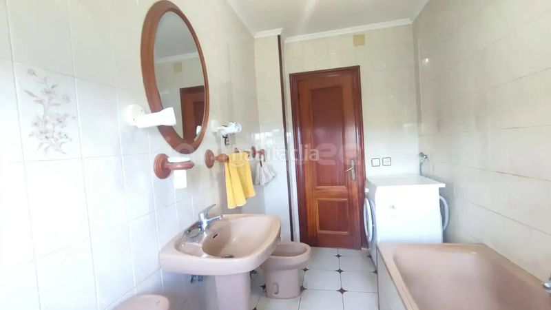 Foto 3ee2ff96-4d7b-4ce5-ad3f-e73aa913634e. Casa amb calefacció aparcament a Grado