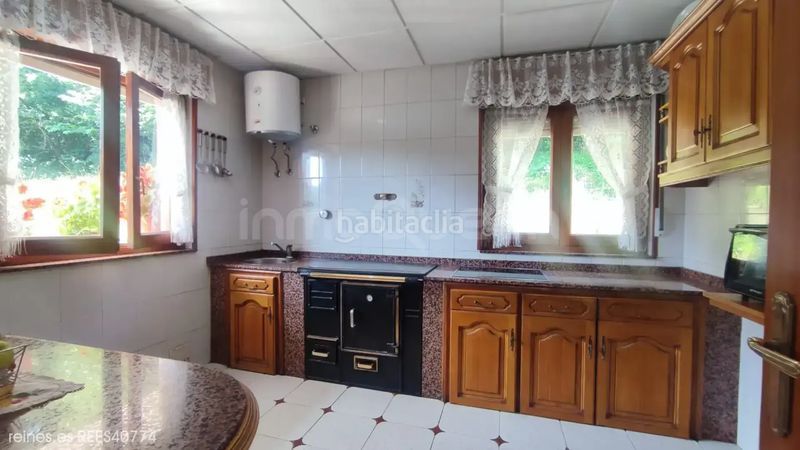 Foto b007a8d0-a582-4813-8ada-ce6be2084d62. Casa amb calefacció aparcament a Grado