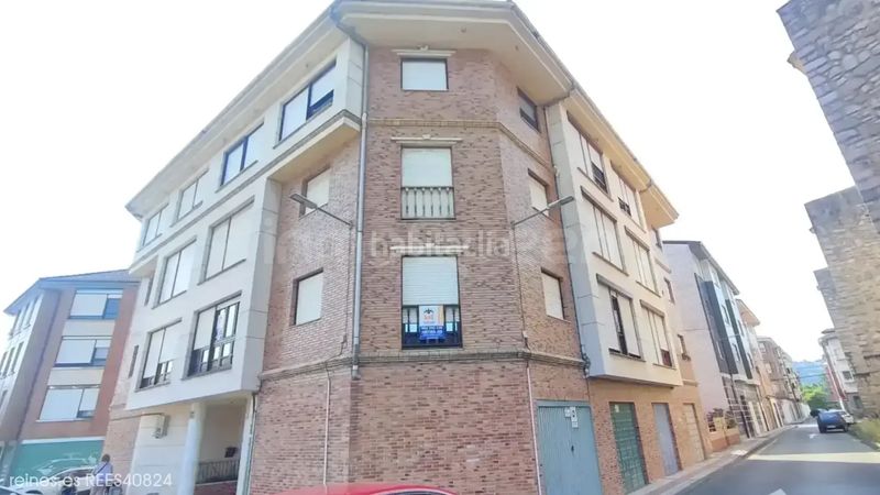 Foto ef63df24-5fbb-4876-9c55-a661f4d703d0. Piso venta de piso rees40824 en Grado