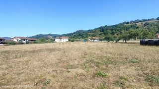 Terreny residencial  N/a. Venta de terreno urbano en grado  rees40873
