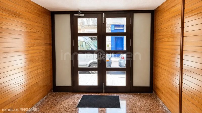 Foto 01a3b19b-3519-42c8-a85f-9257125321a5. Piso venta de piso rees40852 en Paseo Sagasta Zaragoza