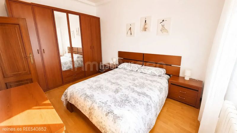 Foto 0cda7135-ede5-41d9-b37b-afdeee37928b. Piso venta de piso rees40852 en Paseo Sagasta Zaragoza