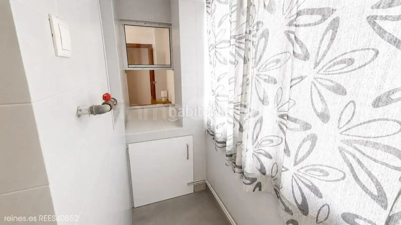 Foto 2b0298b8-eea3-4c31-9408-b359ebbdee06. Piso venta de piso rees40852 en Paseo Sagasta Zaragoza