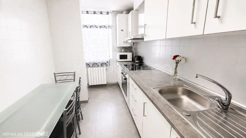 Foto b9ef9f61-130d-4703-a94e-2cf8e05648ae. Piso venta de piso rees40852 en Paseo Sagasta Zaragoza