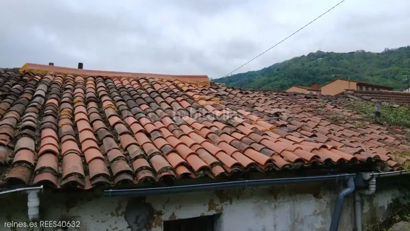 Foto 2ebe8c61-f553-4d08-b0da-fc05f20b4843. Casa adossada a Santa Marina - Polígono Mieres