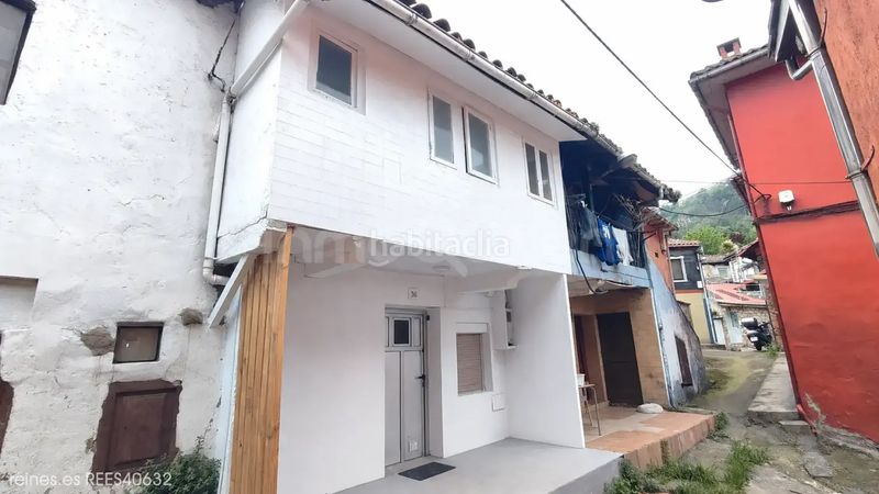 Foto d11156b8-0950-4e5e-b335-c454fbe5169d. Casa adossada a Santa Marina - Polígono Mieres