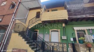 Appartement  N/a. Venta de piso en mieres  rees40817