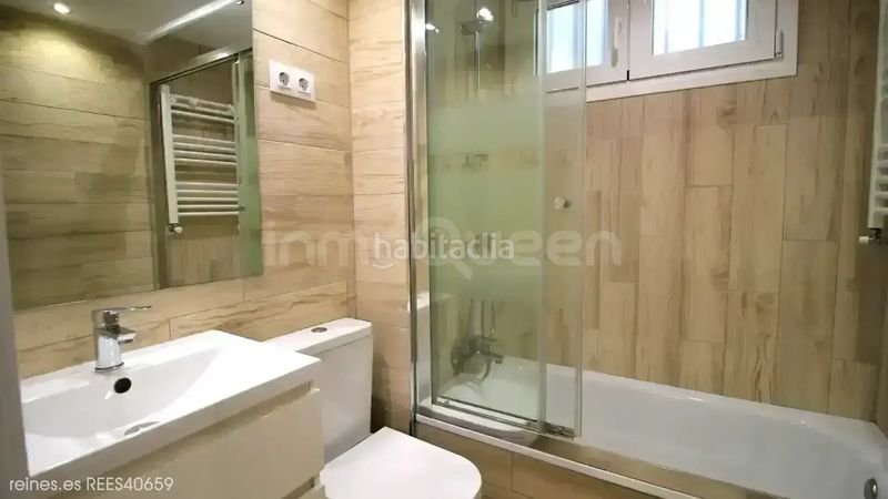 Foto ef542b22-360a-4d20-a739-9b8b3408dfc1. Flat with heating parking in Hispanoamérica-Bernabéu Madrid