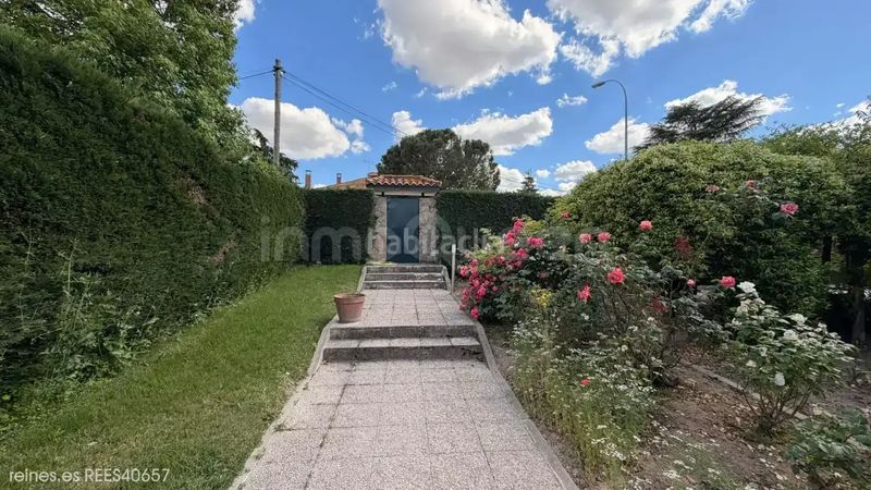 Foto 7d8c46ec-ab35-4f08-8d83-2b8ac3b1a1d8. Casa amb calefacció aparcament a Campodón-Ventorro del Cano Alcorcón