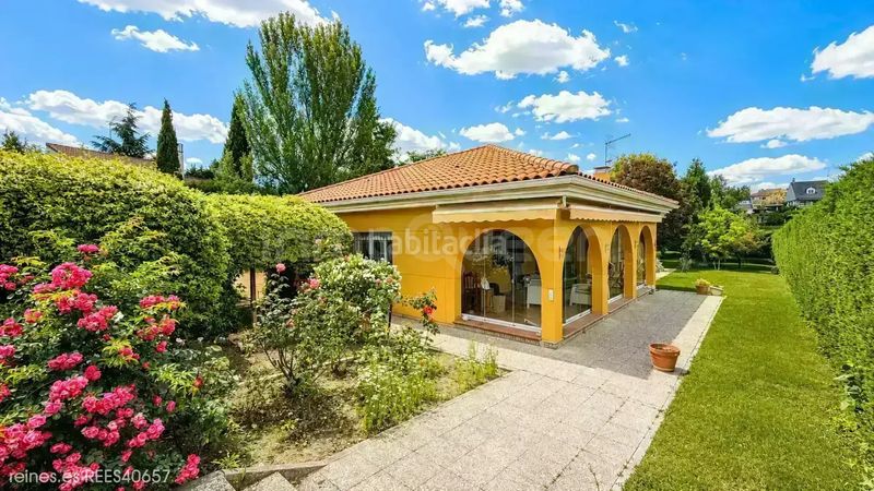 Foto 7f9101d5-e8ab-4733-a36e-631a9065899c. Casa amb calefacció aparcament a Campodón-Ventorro del Cano Alcorcón
