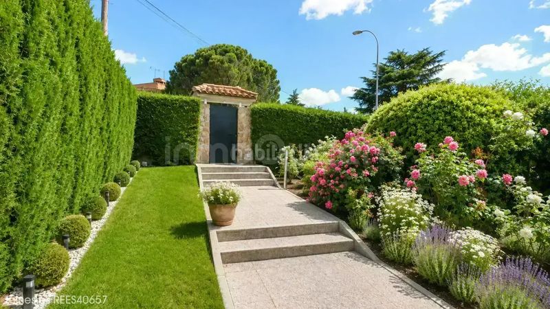 Foto 880110d0-4cdb-4039-9ed1-6e0dcd4f9d8d. Casa amb calefacció aparcament a Campodón-Ventorro del Cano Alcorcón