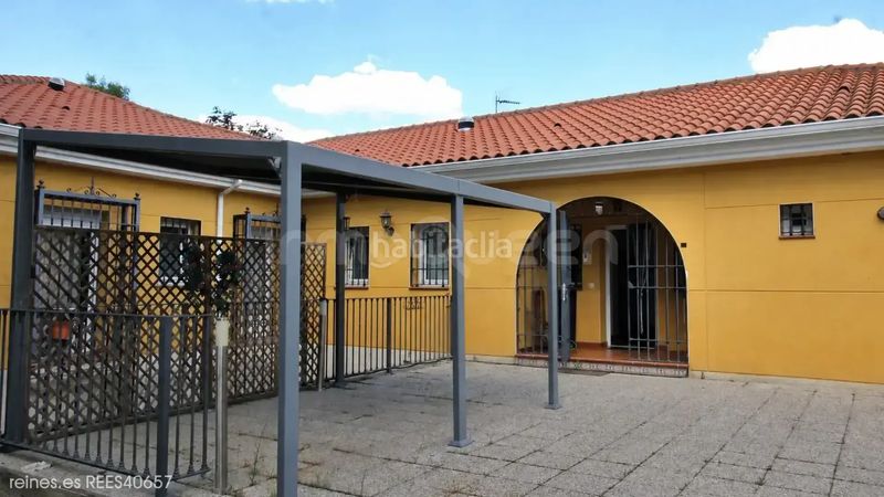 Foto e88623a2-1548-4995-82d3-00cb9b40ad33. Casa amb calefacció aparcament a Campodón-Ventorro del Cano Alcorcón